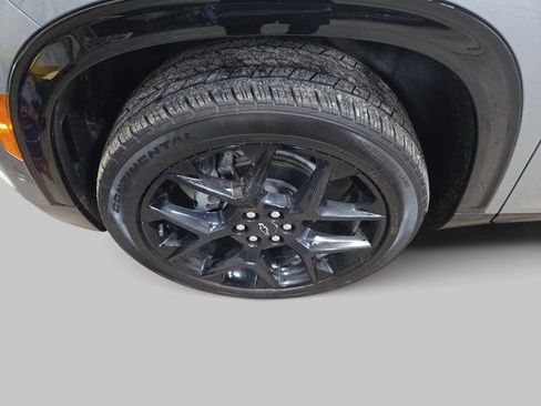 Used 2024 Chevrolet Traverse RS image 33