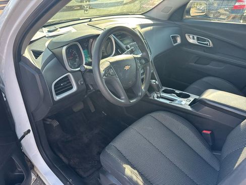 Used 2017 Chevrolet Equinox LS AWD/4WD image 9