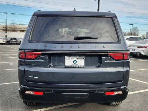 Used 2023 Jeep Wagoneer Series II image 5