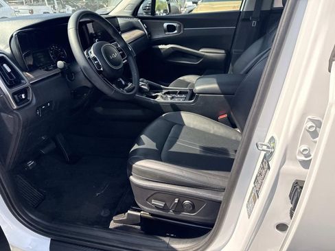 Used 2023 Kia Sorento S w/ Panoramic Sunroof Package AWD/4WD image 19