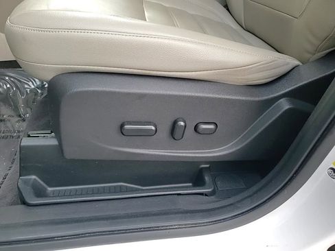 Used 2019 Ford Escape Titanium image 14