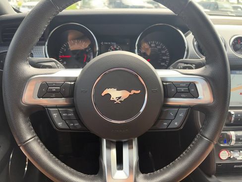 Used 2016 Ford Mustang Coupe RWD image 11