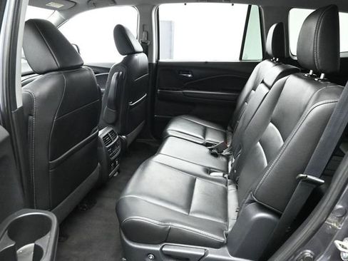 Used 2020 Honda Pilot Touring image 15