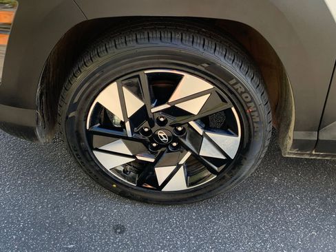 Used 2025 Hyundai Kona SEL image 30