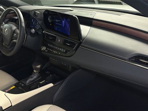Certified 2024 Lexus ES 300h w/ Premium Package image 11