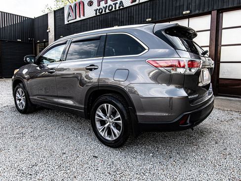 Used 2014 Toyota Highlander XLE image 8