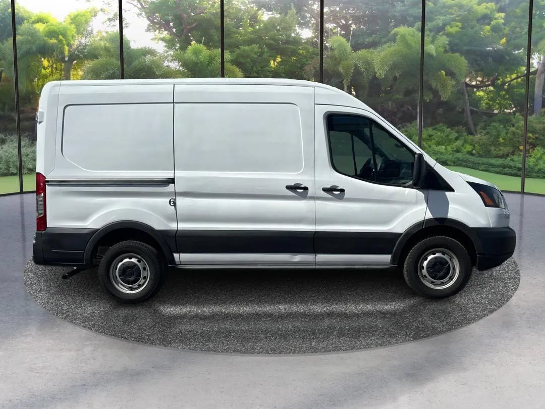 Used 2021 Ford Transit 250 Medium Roof RWD image 4