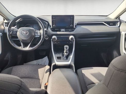 Certified 2020 Toyota RAV4 XLE w/ Convenience Package image 10