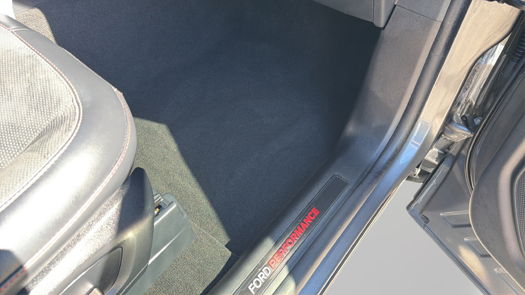 Used 2025 Ford Explorer ST w/ Sun And Sound Package RWD image 31