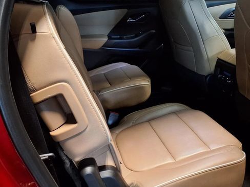 Used 2023 Chevrolet Traverse Premier AWD/4WD image 11