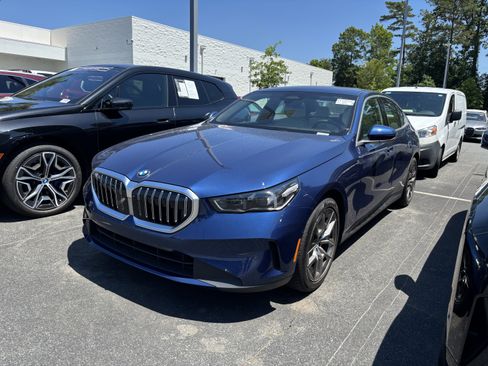 Certified 2026 BMW 540i xDrive w/ Premium Package AWD/4WD image 12