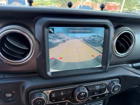 Used 2020 Jeep Gladiator Rubicon AWD/4WD image 22