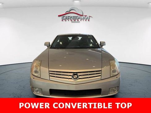 Used 2007 Cadillac XLR RWD image 3