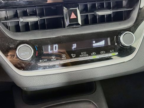 Used 2025 Toyota Corolla LE FWD image 23