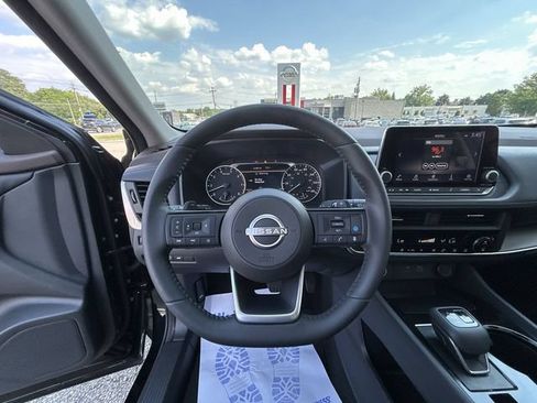 Certified 2023 Nissan Rogue SV w/ SV Premium B Package AWD/4WD image 18