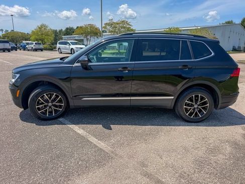Used 2021 Volkswagen Tiguan SE FWD image 6