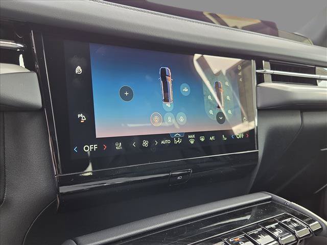 New 2025 Lincoln Navigator Reserve w/ Jet Appearance Package AWD/4WD image 8