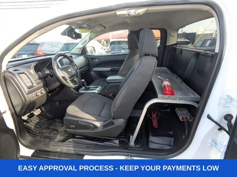 Used 2021 Chevrolet Colorado LT w/ Fleet Safety Package image 18