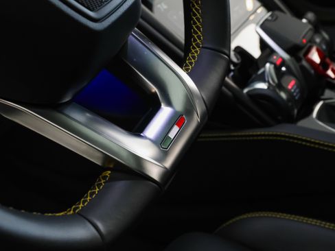 Used 2024 Lamborghini Urus S image 18