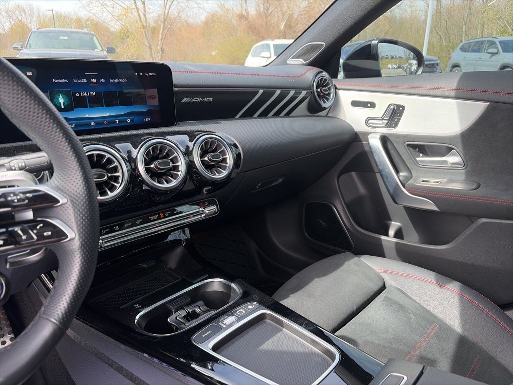 Used 2025 Mercedes-Benz CLA 35 AMG 4MATIC image 20