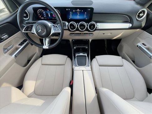 Certified 2025 Mercedes-Benz GLB 250 4MATIC image 16