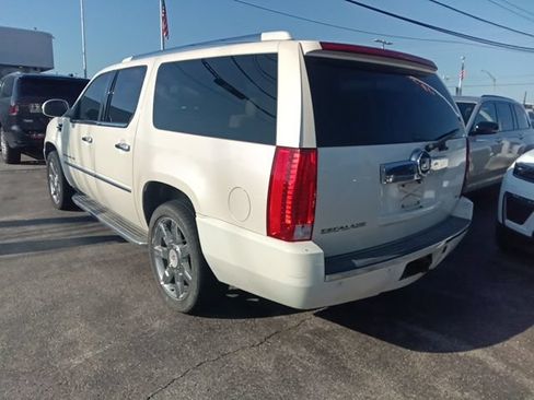 Used 2007 Cadillac Escalade ESV AWD w/ Information Package image 3