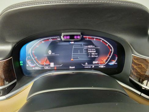 Used 2021 BMW 740i w/ M Sport Package RWD image 8