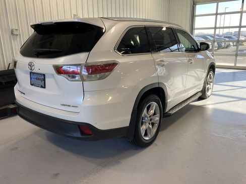 Used 2015 Toyota Highlander Limited AWD/4WD image 3