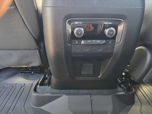 New 2026 GMC Yukon AT4 w/ AT4 Premium Plus Package AWD/4WD image 20