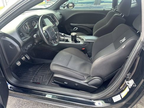Used 2016 Dodge Challenger R/T Scat Pack RWD image 5
