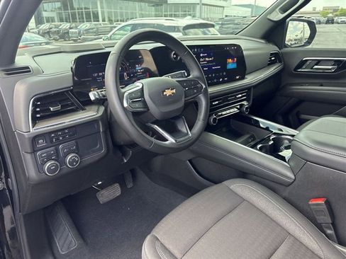 Certified 2025 Chevrolet Suburban LS AWD/4WD image 10