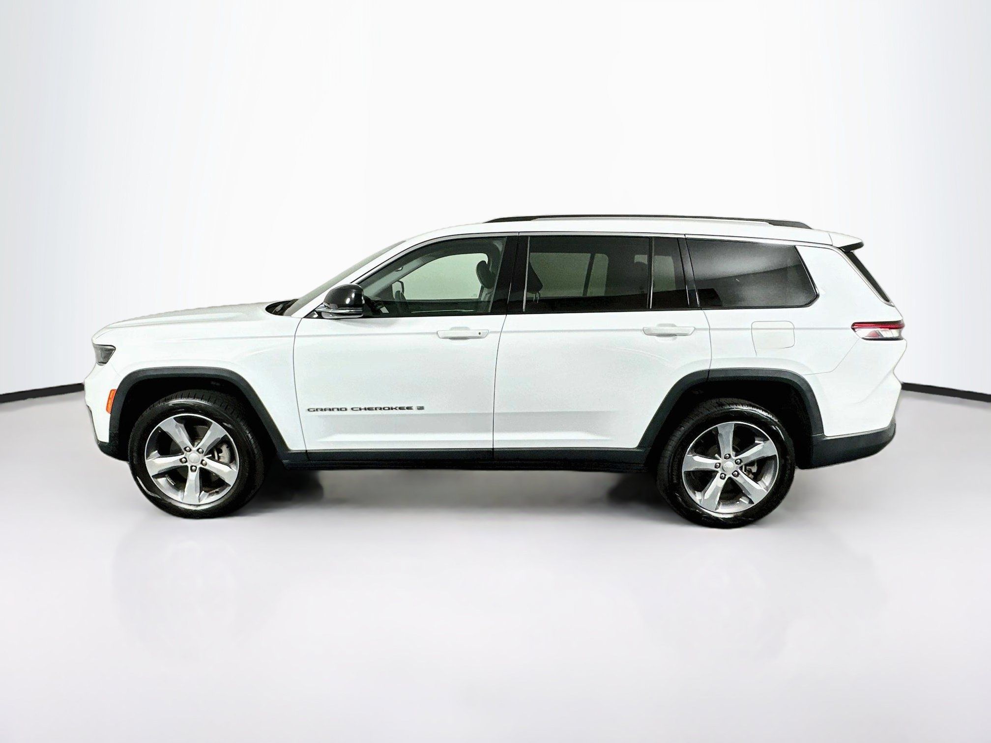 Used 2022 Jeep Grand Cherokee L Limited RWD image 4