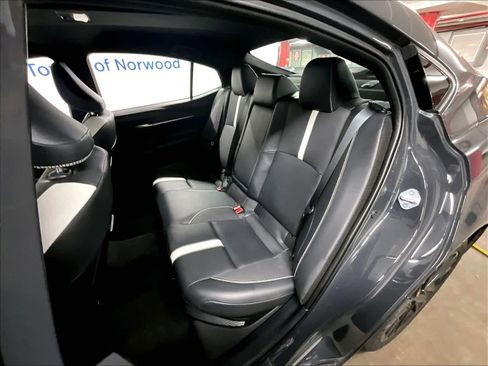 Used 2025 Toyota Camry SE w/ Convenience Package image 15