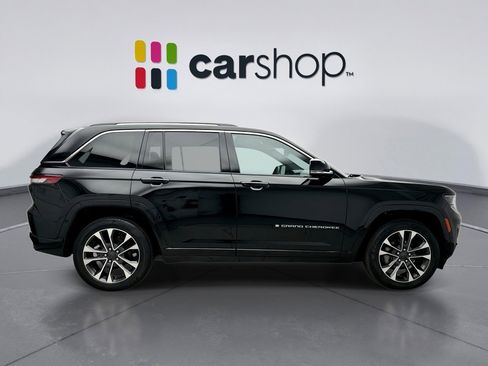 Used 2023 Jeep Grand Cherokee Overland w/ Luxury Tech Group IV AWD/4WD image 6