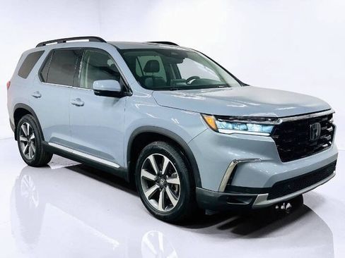 Used 2023 Honda Pilot Touring image 2