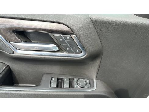 Used 2022 Chevrolet Silverado 1500 LTZ AWD/4WD image 11