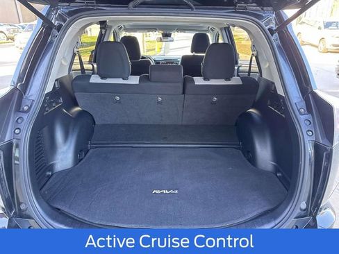 Used 2017 Toyota RAV4 XLE image 9