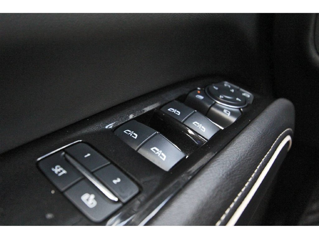 Used 2024 Cadillac Escalade Premium Luxury RWD image 21