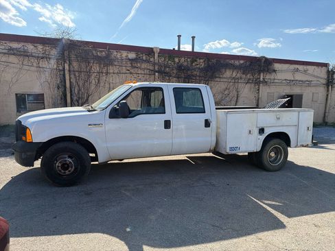 Used 2006 Ford F350 XL image 11