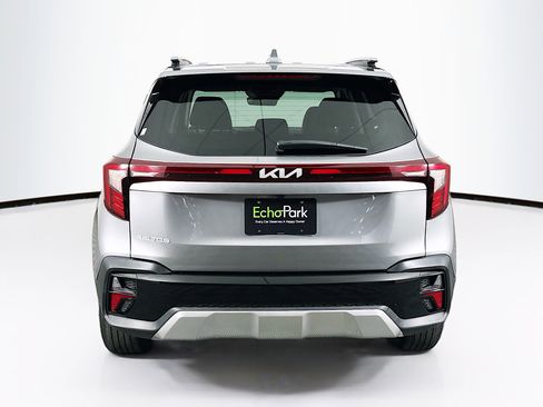 Used 2025 Kia Seltos S FWD image 7