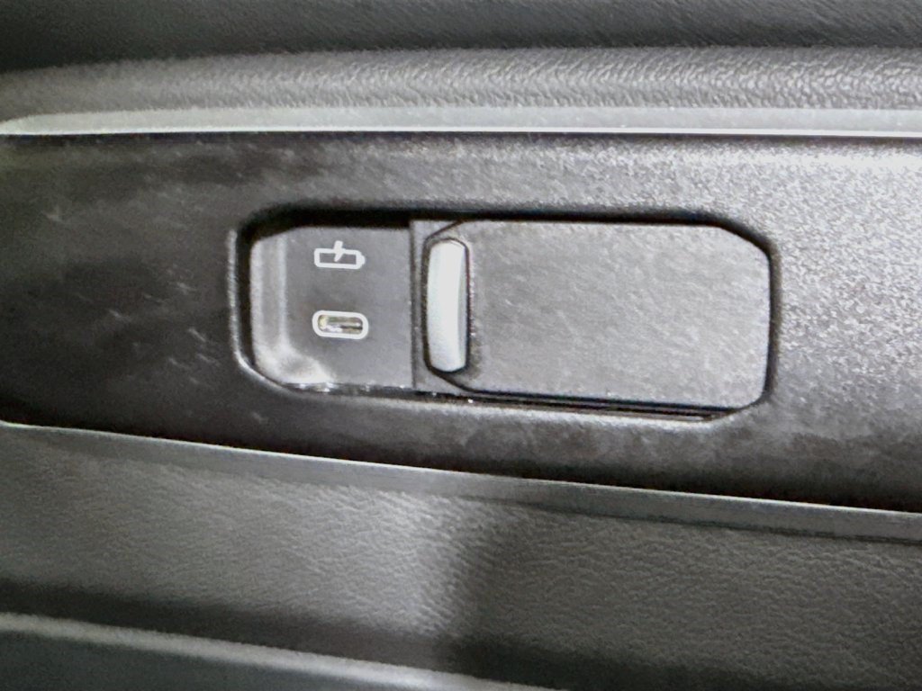 Used 2026 BMW X7 xDrive40i AWD/4WD image 41