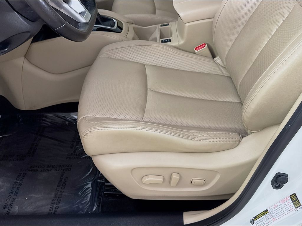 Used 2017 Nissan Rogue SL AWD/4WD image 23