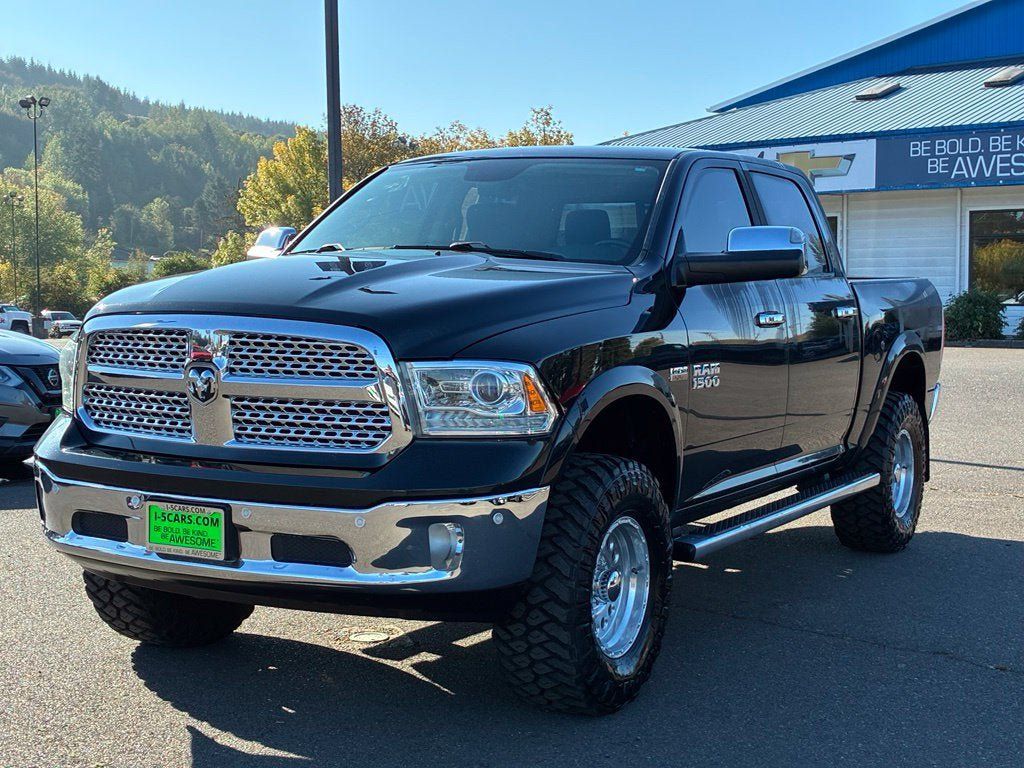 Used 2017 RAM 1500 Laramie w/ Convenience Group AWD/4WD image 4