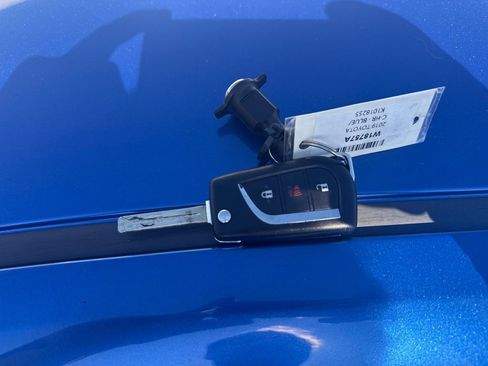 Used 2019 Toyota C-HR LE image 27