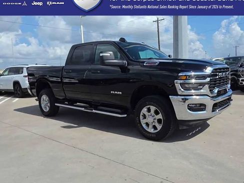 Used 2026 RAM 2500 Big Horn AWD/4WD image 2