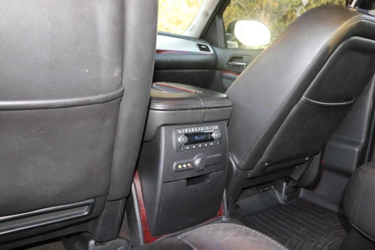 Used 2014 Cadillac Escalade ESV Premium AWD/4WD image 16