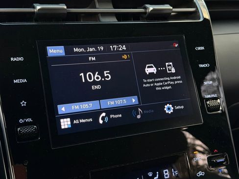 Used 2022 Hyundai Santa Cruz SEL Premium image 18