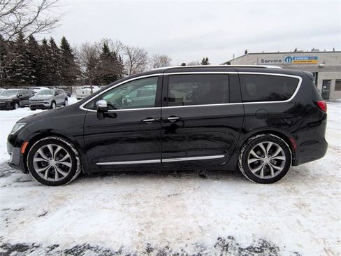 Used 2019 Chrysler Pacifica Limited w/ Tire & Wheel Group image 6