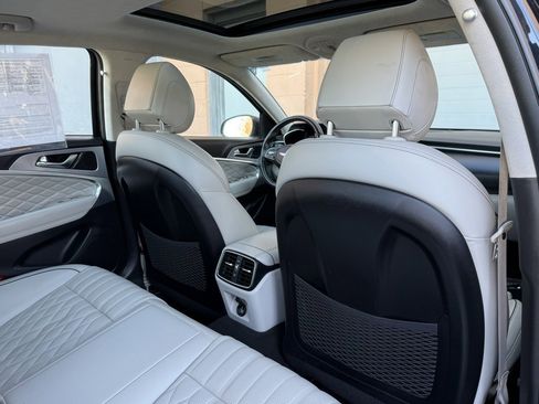 Used 2020 Genesis G70 2.0T w/ Prestige Package image 19