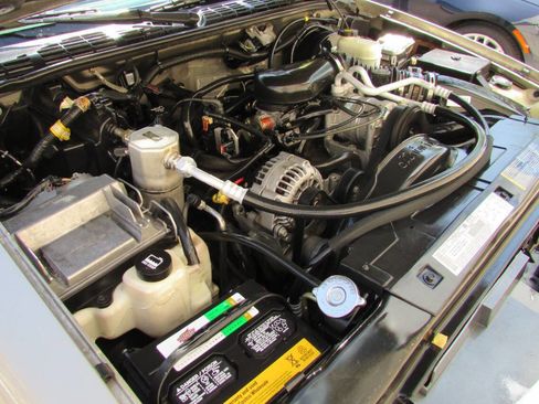 Used 2003 GMC Sonoma SLS image 28